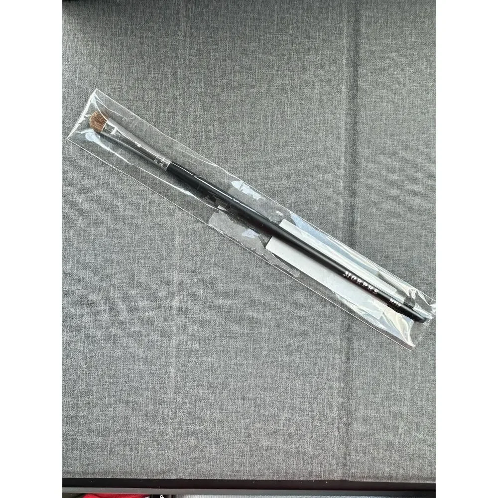 Morphe M210 Small Chisel Fluff Brush Eyeshadow Crease Brush New